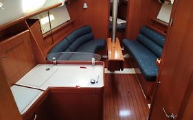 Cruising Boat For Up To 6 People In Masnou
